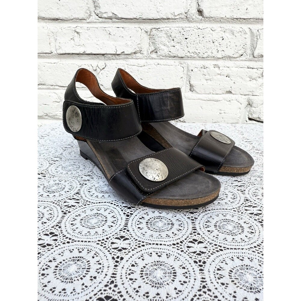 Taos  Carousel Sandals Womens 7-7.5 38 Black Leather Wedge Open Toe Ankle Straps - Picture 7 of 9
